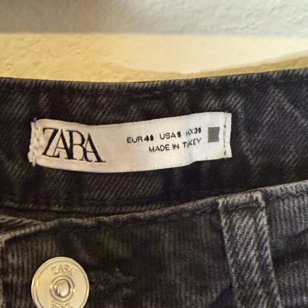 Zara Women's Washed Black Straight Jeans - Picture 2 of 3